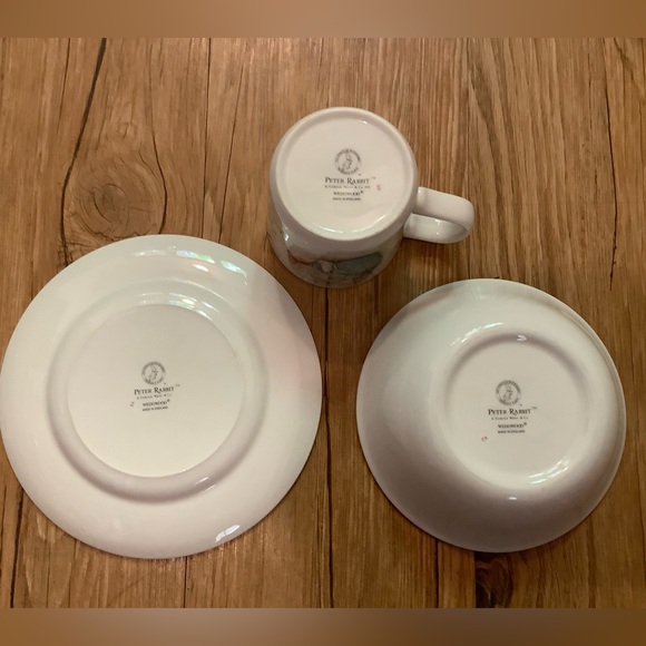 Vintage Wedgwood Beatrix Potter Designs Peter Rabbit Teacup and Bowl Child Set - Picture 14 of 15